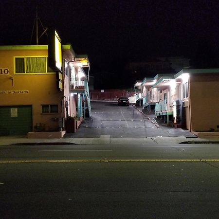 Travis Lodge Motel 16 Oakland Exterior photo